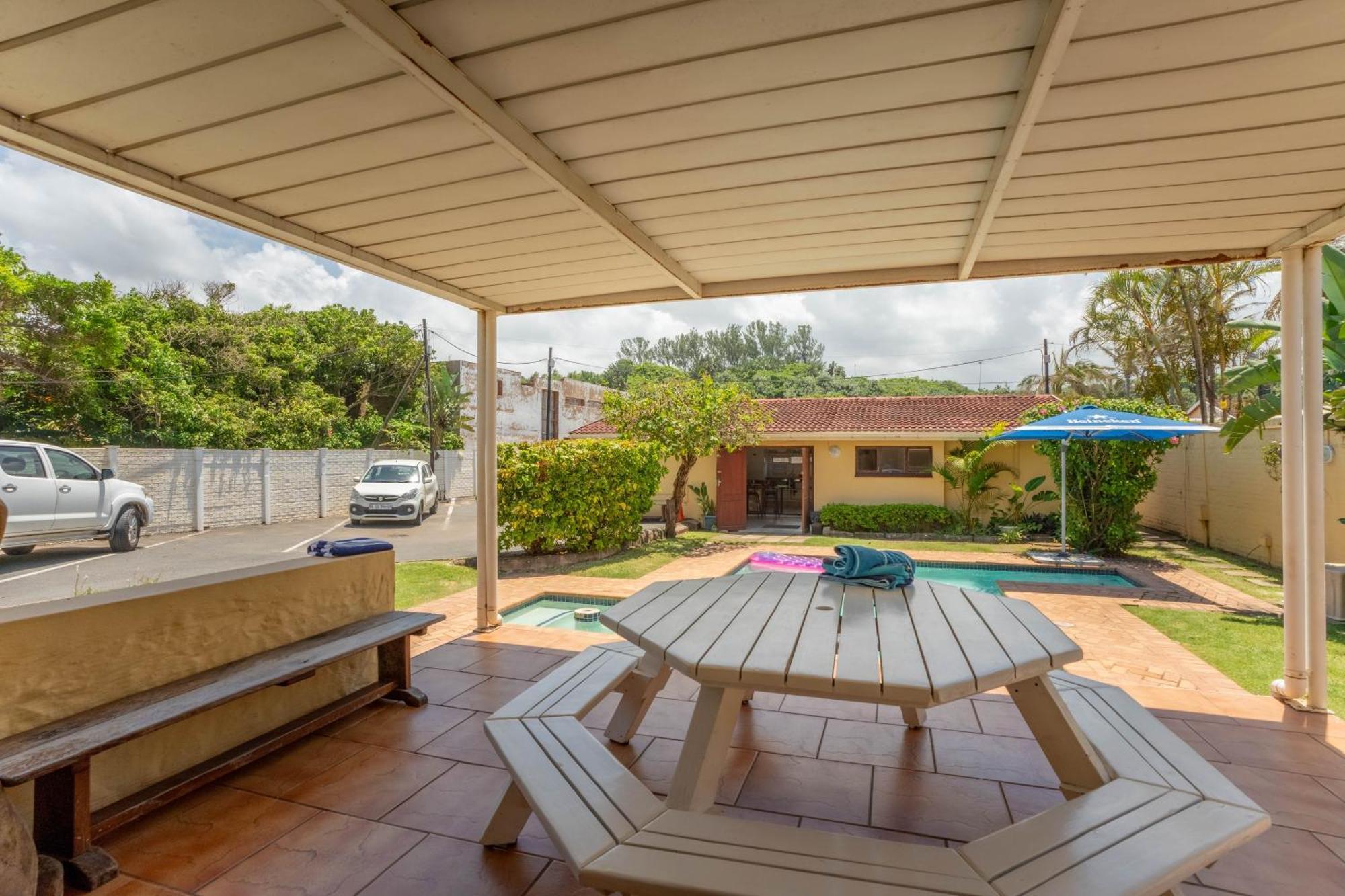 Glenashley Beach Accommodation - B&B And Backpackers Durban Extérieur photo