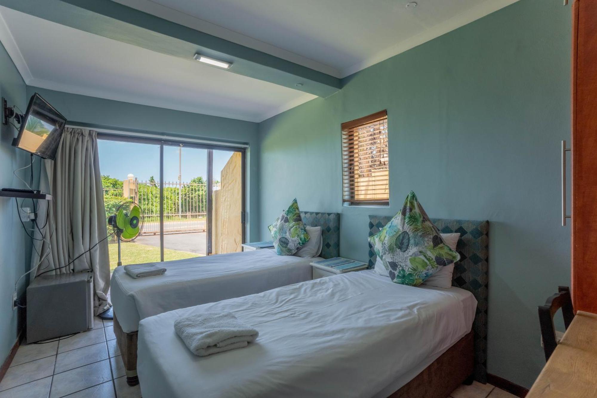 Glenashley Beach Accommodation - B&B And Backpackers Durban Extérieur photo